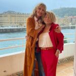 Emma García Instagram - Celebro este 20 de enero donostiarra con mi querida amiga y naturópata Rosa Centeno, una de las personas más sabias y mágicas de mi vida. Desde Madrid y @fiestatelecinco Zorionak Donostia!!!💙💙💙💙💙 #SanSebastianEguna #DonostiaEguna #MiCiudad #AhoraNosVemos #FelizSábado #SeguimosEnLaRed