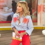 Emma García Instagram - ¡¡¡Muchas gracias por vuestro cariño este fin de semana!!! ❤️❤️❤️ Look : ◽️Joyas @argiajewels ◽️Camisa @essentielantwerp ▫️Pantalón @kwaidaneditions Estilista @pepa.carmona Sastra @modabelenmadrid Peluquería @alba.arance Maquillaje @carmenmaquillaje #BuenaSemana #FelizLunes #SeguimosEnLaRed @unicorntves @telecincoes @mediasetcom