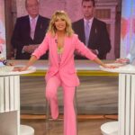 Emma García Instagram – ¡¡¡Sábados de color rosa!!!🩷🩷

Look :
▪️Joyas @argiajewels 
▪️Traje @simonacorselliniofficial 
▪️Sandalias @miamicci.es 

Estilista @pepa.carmona 
Sastra @modabelenmadrid 
Peluquería @alba.arance 
Maquillaje @carmenmaquillaje 

#DomingosContigo #Fiesta @unicorntves @telecincoes @mediasetcom