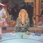 Emma García Instagram - ¡¡¡Gracias por otro finde a vuestro lado!!!🌟🌟🌟 Look : ▫️Joyas @argiajewels ▫️Blazer @georges_rech Estilista @pepa.carmona Sastra @modabelenmadrid Peluquería @alba.arance Maquillaje @carmenmaquillaje #BuenaSemana #Fiesta #SeguimosEnLaRed @unicorntves @telecincoes @mediasetcom