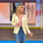 Emma García Instagram - Hasta el viernes que viene que en @fiestatelecinco hacemos triplete 🥰 ▫️Look : -Joyas @argiajewels -Falda, camisa y blazer @clndstno1 Estilista @pepa.carmona Sastra @modabelenmadrid Peluquería @alba.arance Maquillaje @arquimedesllorens_maquillador #BuenaSemana #FelizNoche @unicorntves @telecincoes @mediasetcom