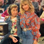 Emma García Instagram – ¡¡¡Pues hemos pasado un buen finde, amig@s!!!Abrazo fuerte ❤️

Look : 
▫️Joyas @argiajewels 
▫️Blusa @farmrio 
▫️Falda @motherdenim 
▫️Cinturón @nona.bcn 

Estilista @pepa.carmona 
Sastra @modabelenmadrid 
Peluquería @alba.arance 
Maquillaje @carmenmaquillaje 

#FelizLunes #SeguimosEnLaRed @unicorntves @telecincoes @mediasetcom