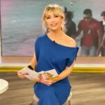 Emma García Instagram - Os dejo momentos de sábado en @fiestatelecinco . Gracias mi querido @ivanreboso por la sorpresa tan bonita que me diste. ¡¡¡Me emocionaron mucho las palabras que me dedicaste!!!❤️❤️❤️ Look : ◽️Anillos y pendientes @argiajewels ◽️vestido @purificaciongarcia Estilista @pepa.carmona Sastra @modabelenmadrid Peluquería @alba.arance Maquillaje @carmenmaquillaje #HoyMásFiesta @unicorntves @telecincoes @mediasetcom