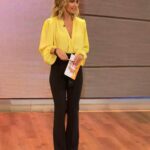 Emma García Instagram - ¡¡¡Muy buenas noches!!! ¡¡¡A disfrutar de la noche del sábado!!!🌟🌟🌟😘 Look : ▫️Joyas @argiajewels ▫️Camisa @vincoli_by_angeles_oficial ▫️Pantalón @clndstno1 Estilista @pepa.carmona Sastra @modabelenmadrid Peluquería @alba.arance Maquillaje @carmenmaquillaje #MañanaMás #TeEspero @unicorntves @telecincoes @mediasetcom