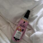 Emma Keitmann Instagram - Coachella 2024 🤍🌴 Je suis tellement reconnaissante de pouvoir le vivre une troisième fois Vous aimez mon premier look? Sans oublier ma coiffure incroyable grâce au spray démelant soie liquide de chez GLISS @schwarzkopf (express brillance ) qui m’a permise de bien démêler mes cheveux une fois douchée ✨ Je suis tombée amoureuse de ce spray démêlant qui démêle et apporte de la brillance @masinfluenceragency #AD #collaboration #foreveryyou #haircare #schwarzkopf