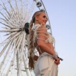 Emma Keitmann Instagram - Coachella 2024 🤍🌴 Je suis tellement reconnaissante de pouvoir le vivre une troisième fois Vous aimez mon premier look? Sans oublier ma coiffure incroyable grâce au spray démelant soie liquide de chez GLISS @schwarzkopf (express brillance ) qui m’a permise de bien démêler mes cheveux une fois douchée ✨ Je suis tombée amoureuse de ce spray démêlant qui démêle et apporte de la brillance @masinfluenceragency #AD #collaboration #foreveryyou #haircare #schwarzkopf