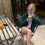 Emma Keitmann Instagram - Bubble tea Time with @sachadelouis 🧋🖤
