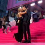 Emma Keitmann Instagram - Encore merci à @primevideofr de nous avoir offert la chance de pouvoir monter les marches de Cannes pour Canneseries, pour la sortie d’une série que nous attendions beaucoup, FALLOUT ! @falloutonprime 🥹🫶🏼 C’était extraordinaire ! On a une chance inouïe d’avoir pu vivre cela. Monter les marches pour la première fois, découvrir les deux premiers épisodes de Fallout, rencontrer personnellement @ella_purnell & Aaron Moten et tout simplement vivre l’effervescence d’un tel événement ! 😭🥹 La série Fallout vous promet du lourd ! Vous ne serez pas déçu ! On attend avec impatience le 11 avril pour la sortie officielle sur @primevideofr de toute la saison pour ENFIN voir la suite! 🫶🏼 @fallout #falloutonprime #fallout #publicité #primevideofr