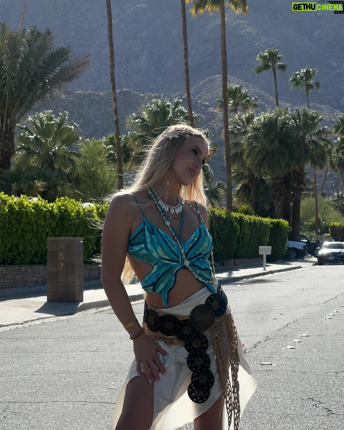 Emma Keitmann Instagram - Last look for Coachella 🦋🤍 (Like a little mermaid) First & last pic by @lilybarriere 📸