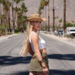Emma Keitmann Instagram - This California vibe 🌴🌵 Photographer: @lilybarriere 📸