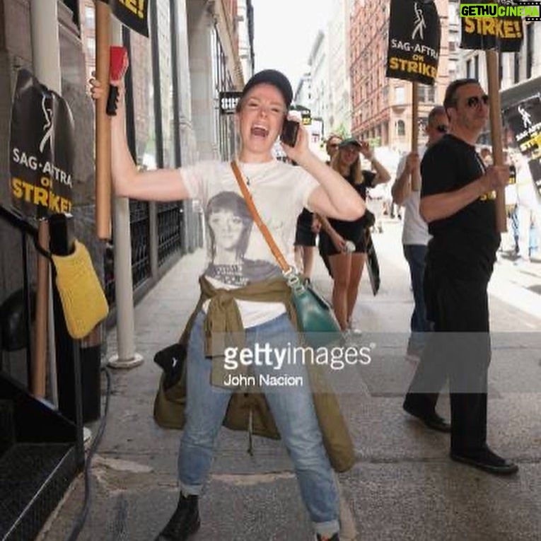 Emma Myles Instagram - If you know anything about me, it’s that if I am anywhere near something that looks like a pole, I turn into Happy Gilmore (slide 2). I also very much enjoy justice. Welcome to my strike era. Special appearance by dream girl @lanibecker