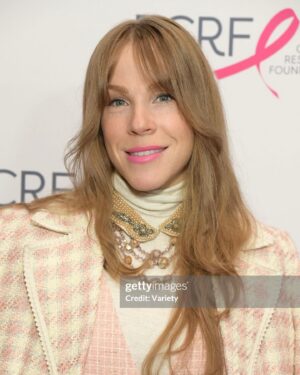 Emma Myles Instagram - When the world is pulling apart from every seam it’s a welcomed bright light to see that there are people out there dedicating themselves wholeheartedly to saving people’s lives. Thank you @bcrfcure for everything you do to solidify a more hopeful future. I’m honored to be in your presence. Scroll for accidental curtain bangs, potential for a girl group, and the best styling I’ve ever given myself. 
📸 @gettyimages