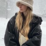 Emma Smet Instagram - 🤍 (Une descente en luge vreuuuument)