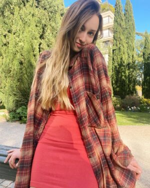 Emma Smet Instagram - Coucou🌻