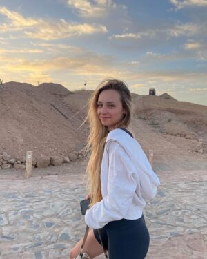 Emma Smet Instagram - 🌵🐪