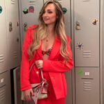 Emma Smet Instagram - Dans le campus de @longchamp 🏫📚 #longchampUniversity #longchampss24 **************************************** #collaborationcommerciale