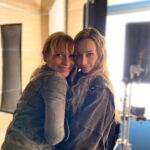 Emma Smet Instagram - Avec ma maman de 🎥 t’m fort @juliedebazac.officiel ♡