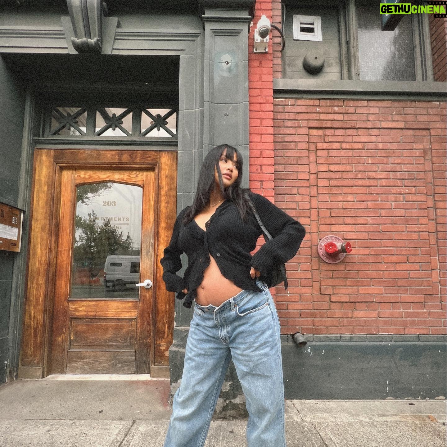 Emmalyn Estrada - 3 Likes - That lobster roll after glow ✨
#29weekspregnant