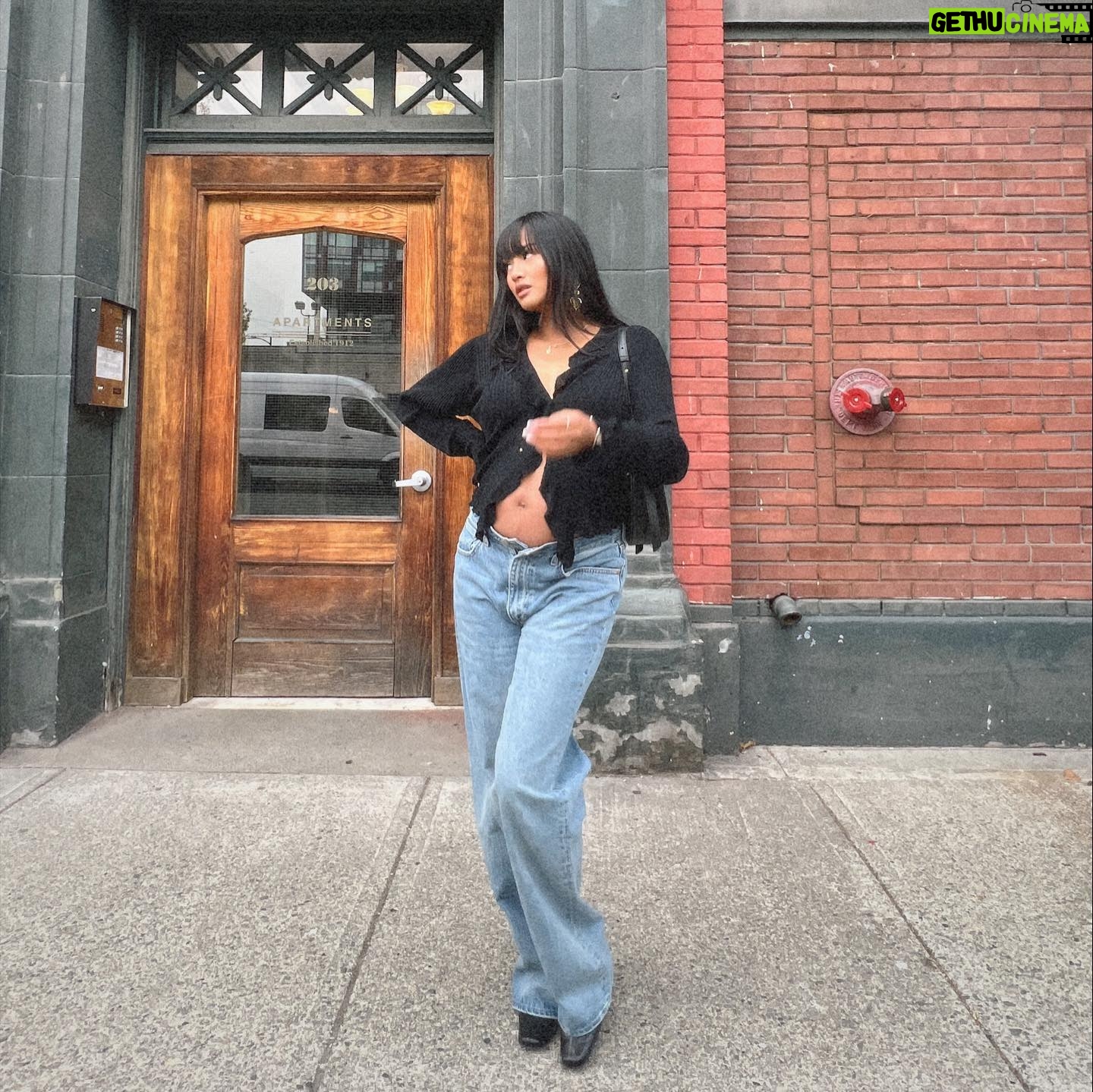 Emmalyn Estrada - 3 Likes - That lobster roll after glow ✨
#29weekspregnant