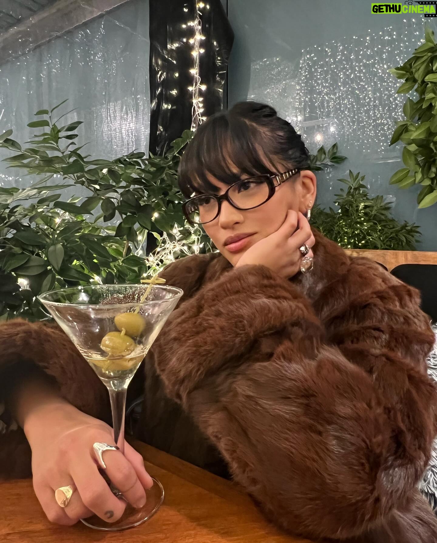 Emmalyn Estrada - 3 Likes - mom life 🏃♀️🤝