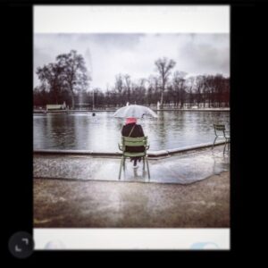 Emmanuelle Béart Instagram - #parisphoto #rainyday  jour de pluie ☔️
