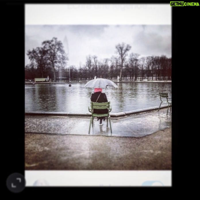 Emmanuelle Béart - 2.3K Likes - #parisphoto #rainyday jour de pluie ☔️