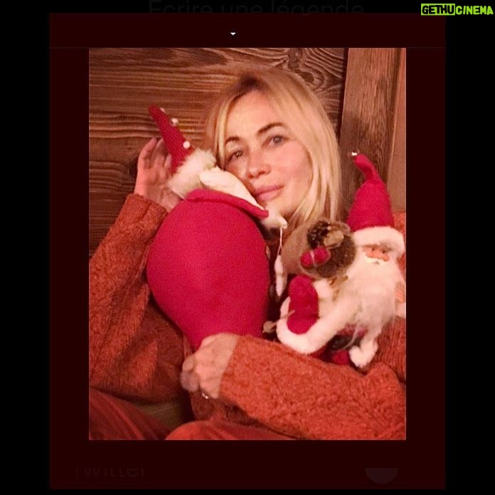 Emmanuelle Béart - 3.5K Likes - #merrychristmas🎄 je vous souhaite un doux noël ... 🎄🙏🏻#buennatale
