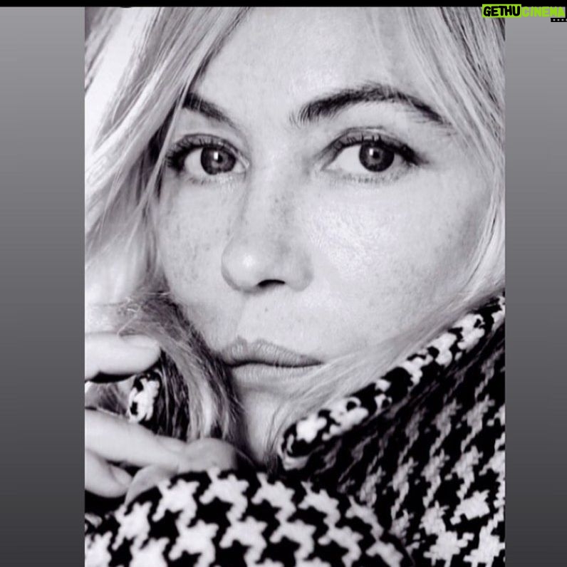 Emmanuelle Béart - 4.6K Likes - @carolebellaiche 📸 @amiparis 🧥 .. @coteparis_ #magazine make up @brigitte.hymans