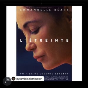 Emmanuelle Béart Instagram - Enfin!!!!!!!! Dès la réouverture !! Tellement hâte de vous présenter mon dernier film ......💛Finally !!!! @pyramide.distribution with @make_repost
・・・
✨ Voici l’affiche de L'ÉTREINTE, le premier film de @ludovicbergery, présenté en compétition au @ffangouleme.
✨ Avec @emmanuellebeart, @vincent_dedienne, @tibovandenborre, @sandorfuntek, Nelson Delapalme, @marie.zabukovec, @arthur_verret, @yannickchoirat et avec la participation de @ionescoeva.
👉 Sortie au cinéma dès la réouverture des salles !

Synopsis : Margaux a perdu son mari et commence une nouvelle vie. Elle s’installe chez sa sœur et s’inscrit à l’université pour reprendre des études de littérature. Mais rapidement, elle ressent le besoin d’autres émotions. Elle part en quête d’amour, au risque de s’y perdre...
#letreinte #ludovicbergery #emmanuellebeart #vincentdedienne #evaionesco #tibovandenborre #sandorfuntek #nelsondelapalme #mariezabukovec #arthurverret #yannickchoirat #drame #drameromantique #portraitdefemme #film #cinema #cinemafrancais #festivaldufilmfrancaisangouleme #ffangouleme musique  sublime de @François-David Moreau #emmanuellebeart