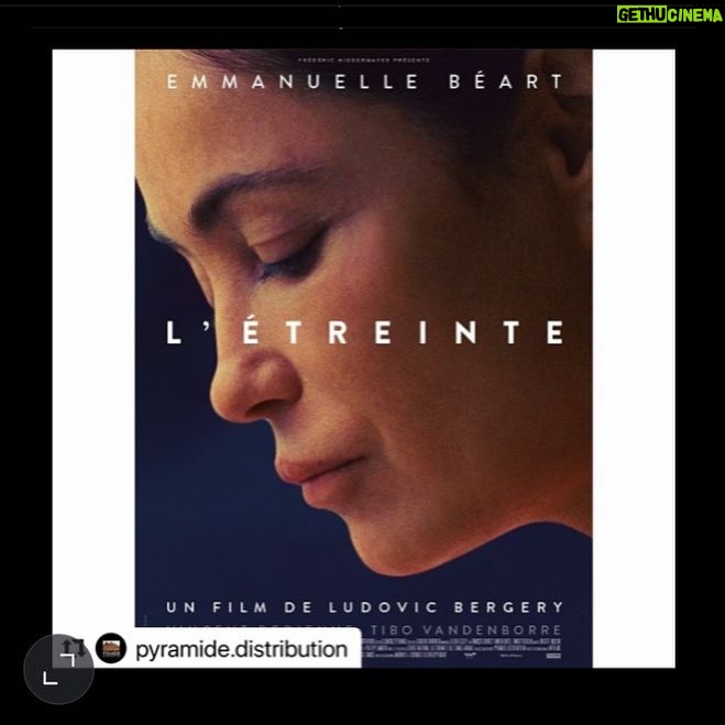 Emmanuelle Béart - 3.5K Likes - Enfin!!!!!!!! Dès la réouverture !! Tellement hâte de vous présenter mon dernier film ......💛Finally !!!! @pyramide.distribution with @make_repost
・・・
✨ Voici l’affiche de L'ÉTREINTE, le premier film de @ludovicbergery, présenté en compétition au @ffangouleme.
✨ Avec @emmanuellebeart, @vincent_dedienne, @tibovandenborre, @sandorfuntek, Nelson Delapalme, @marie.zabukovec, @arthur_verret, @yannickchoirat et avec la participation de @ionescoeva.
👉 Sortie au cinéma dès la réouverture des salles !
Synopsis : Margaux a perdu son mari et commence une nouvelle vie. Elle s’installe chez sa sœur et s’inscrit à l’université pour reprendre des études de littérature. Mais rapidement, elle ressent le besoin d’autres émotions. Elle part en quête d’amour, au risque de s’y perdre...
#letreinte #ludovicbergery #emmanuellebeart #vincentdedienne #evaionesco #tibovandenborre #sandorfuntek #nelsondelapalme #mariezabukovec #arthurverret #yannickchoirat #drame #drameromantique #portraitdefemme #film #cinema #cinemafrancais #festivaldufilmfrancaisangouleme #ffangouleme musique sublime de @François-David Moreau #emmanuellebeart