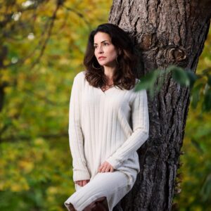 Emmanuelle Vaugier Instagram - Ready for sweater(dress) weather. 🍂🍁🎃 
.
.
.
.
.
.
.
#SweaterWeather #EmmanuelleVaugier #Fall2023 #FallFeelings