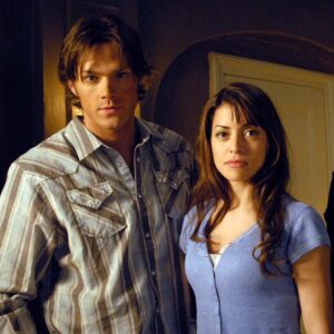 Emmanuelle Vaugier Instagram - So, if you found out the person you loved was a werewolf...what would you do? Asking for Sam.
.
.
.
.
.
.
.
#Supernatural #TheWinchesters #Werewolf #EmmanuelleVaugier #SupernaturalThrowback #JaredPadaleck