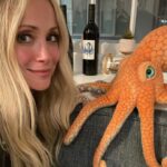 Emme Rylan Instagram - Fun night out at the @deepseawineventura! @sallyconwayactorlife should I crochet this guy a little octopus friend? ❤️💕