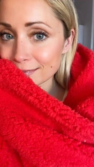 Emme Rylan Instagram - Today is the last day to order and it will be shipped immediately!Tomorrow my #etsy shop will be closed until after the New Year! Making cozy accessories is my FAVORITE! Thank you to everyone that ordered! I hope you love it as much as I loved making it! #handmadebyme