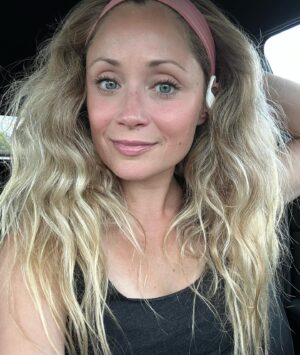 Emme Rylan Instagram - Pretty sure my hair will just be getting bigger and bigger in this Midwest humidity. 😘