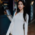 Emmie Reis Instagram – 在情人節的這天，
剛好追完了台劇 ”愛愛內含光” 
跟美劇 “摩登情愛”
（Modern Love超推！
是New York Times愛情專欄改編）

兩者都是跟愛有關的故事，
每個人都有自己
的煩惱跟內心小劇場…

愛有百百種，
而我喜歡的那種是穩定、安心

我喜歡的我愛你
是不需要任何防bear🐻

Happy valentines! 🥀

@me30official