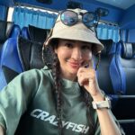 Emmie Reis Instagram - 這週的我們， 數不清有幾次的下水、上岸、 洗裝備、曬裝備 伴隨的是不停的洗澡、卸妝、 梳化、更衣、再洗澡 想不到從一開始， 我被捲浪瘋狂滅頂快嚇死 一直到現在 也開始有個划手樣子了🙂🛶 再不到幾天， 我們就要出發我們的任務了！ 從花蓮出發至石垣島 希望一路天氣晴空萬里 風平浪靜、 人員皆健康平安 Wish us best luck🤞🏻 @letsgokayaking_2024 @arthurlife_