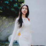 Emmie Reis Instagram – 在情人節的這天，
剛好追完了台劇 ”愛愛內含光” 
跟美劇 “摩登情愛”
（Modern Love超推！
是New York Times愛情專欄改編）

兩者都是跟愛有關的故事，
每個人都有自己
的煩惱跟內心小劇場…

愛有百百種，
而我喜歡的那種是穩定、安心

我喜歡的我愛你
是不需要任何防bear🐻

Happy valentines! 🥀

@me30official