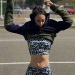 Emmie Reis Instagram – 過年回家例行公事，
就是跟菁英選手妹妹跑上個幾圈
@frogygirlz 

只是我幫她拍絕世美照，
但她不知道在拍什麼…
有黑臉、半張臉跟沒有臉的？

今日課表：
微間歇 75 min 完食。

*p.s. 奧運加油❤️‍🔥
I will always be there for ya!