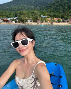 Emmie Reis Instagram - 頭髮好吃一直吃！🏝️

Ppl are so nice,
food is yum,
water is warm,
the beach is incredibly clear and beautiful 🤍

@tdbmalaysia 
@tdbsunbeach