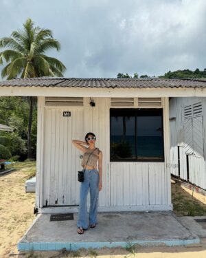 Emmie Reis Instagram - 頭髮好吃一直吃！🏝️

Ppl are so nice,
food is yum,
water is warm,
the beach is incredibly clear and beautiful 🤍

@tdbmalaysia 
@tdbsunbeach