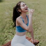 Emmie Reis Instagram – 終於被我逮到太陽！
趕快出來跑跑🌞

Oh! You like my body? 👙

曲線都是可以練出來的，
但是那個小腹吼…
（過了30就是會有）

如果要拍重要形象，
我也還是得空腹跑個幾天才能消
後來我其實開始尋找方式…

我發現不論是要抗老
或是維持身體年齡，
關鍵就是 “提高基礎代謝率”！

我現在有個新的習慣
就是每天泡澡跟補充益生菌

人體70%的菌都住在腸胃道裡
我們的健康與否
消化、代謝系統就是依靠它們

布樂美是一款全成分公開、
而且功能型的益生菌🙂
@bluemei.tw 

我出外景時無法上廁所，
都要等到第三、第四天漲到不行
才會終於有點東西
（像青蛙🐸）

這次就帶去外景測試
早晚各一包，
我有嚇到耶每天都上廁所！
而且不會肚子痛

身體通暢了，
氣色跟整個狀態就會好很多

布樂美裡面含有：
-8大專利益生菌、多元菌種
-添加雙效益生質與後生元
-奶素，順暢配方

Oh! You like my body? 
Well, I like it too! 😉

#布樂美BLUEMEI 
#暢酵EX專利益生菌 
#百分百功能型 

👉🏻官網結帳輸入「EMMIE88」
享全品項88折喔！👈🏻