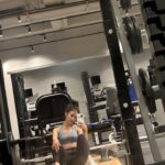 Emmie Reis Instagram - 那個， 我當男生是不是有點帥？😏 可甜可鹹的真是… 雖然我最愛還是炸的🍟 （p.s.吃炸的才不會胖！ 吃精緻糖跟澱粉才會， 所以炸雞請放心吃然後那個脆皮可以撥下來給我謝謝） #workout