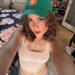 Emmy Perry Instagram - 🎀 With freedom, books, flowers, and the moon, who could not be happy!🎀 . . . . . . . . . . . . #explore #explorepage #coquette