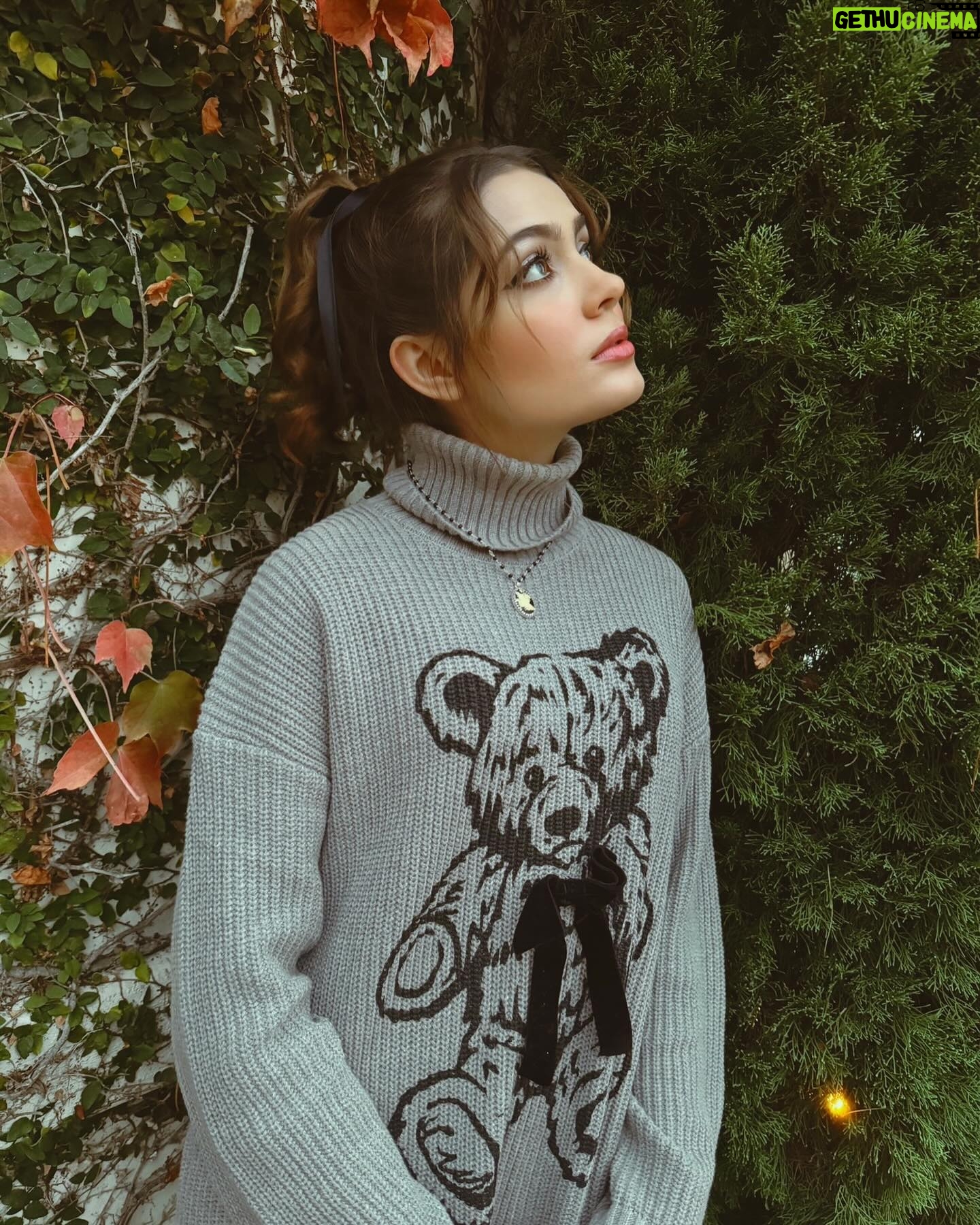 Emmy Perry Instagram - 🧸🖤sweater weather🖤🧸 . . . . . . . . . . #christmas #teddyfresh #holiday #holidayseason #fall #teddybear #sweaterweather #fashion #sweater #fashionblogger #ootd #explorepage #explore #vintage #couquette