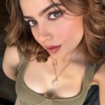 Emmy Perry Instagram - tangerine and thyme🍊🌿 . . . . . . . . . . . . . . . . #explore #explorepage #ootd #fashion #coquette #whimsygoth #lanadelrey #makeup #retro #pretty #boho #alternative #rock #almostfamous #witch