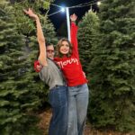 Emmy Perry Instagram - Bring on the holly jolly!❤️✨ . . . . . . . . . . . #explorepage #explore #christmas #holiday #christmastree #vintage #retro