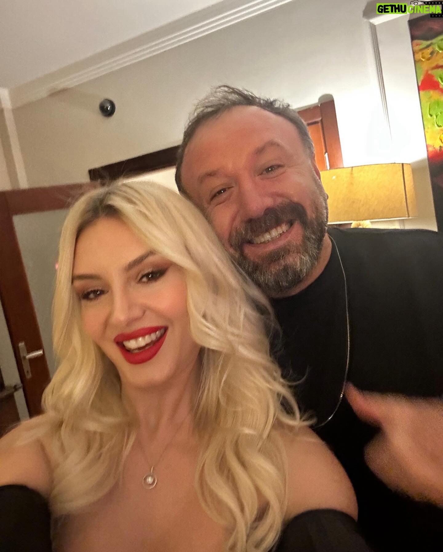 Enise Ütük - 2.3K Likes - 2024 çok güzel geldin 🥳🤗Sağlıkla, mutlulukla daha güzellerine💞🙏🏻