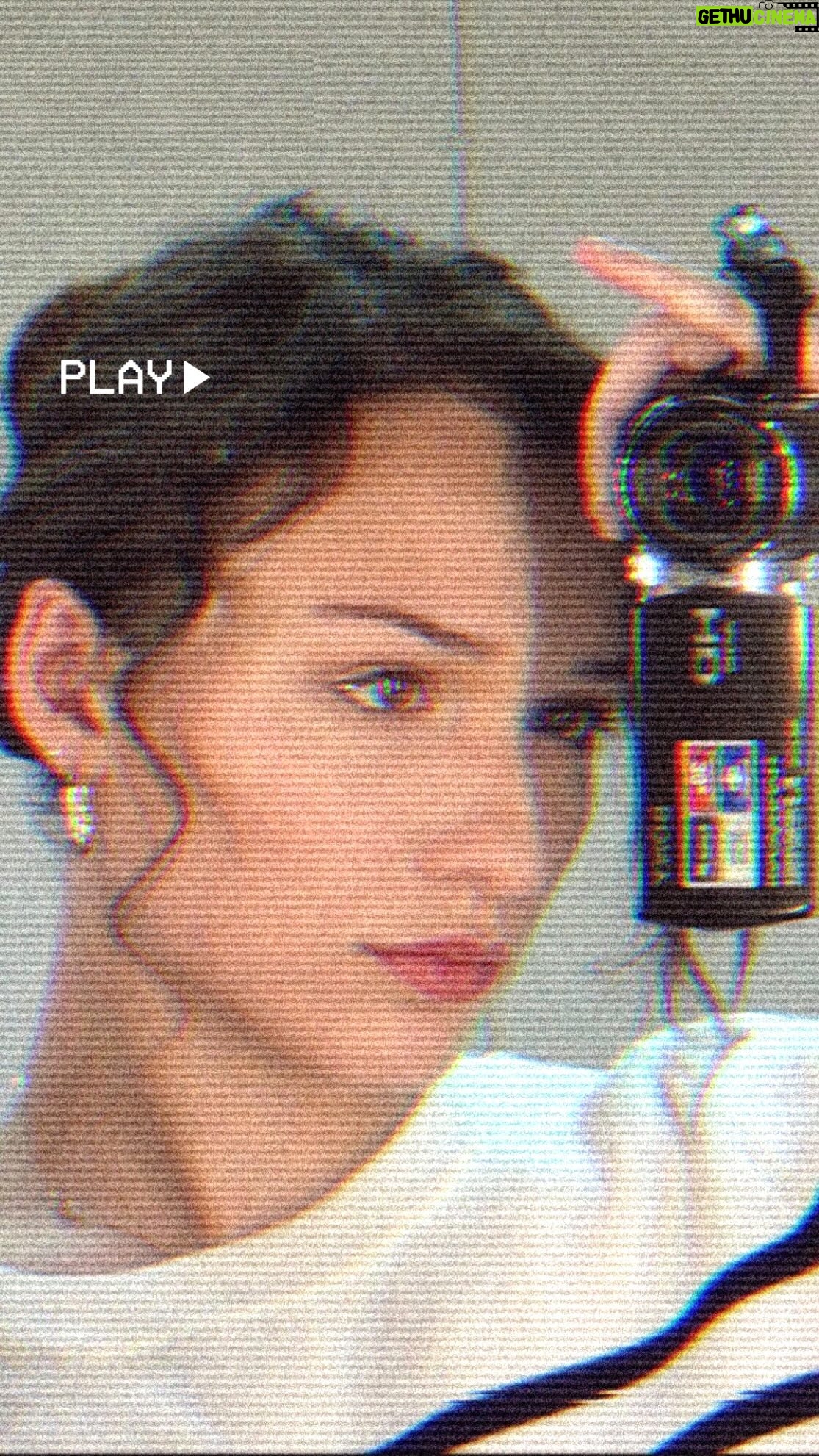 Enola Cosnier - 31.8K Likes - Un petit récap de ces dernières semaines au caméscope ( of course ) - Merci pour tout l’amour que vous nous donnez à chaque événement ✨
Merci à mes camerawomen @marionjouanneau @itslae.t 😘 #staracademy #enolacox #camescope