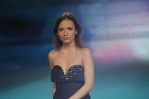 Enola Cosnier Instagram - 1 mois…🥹⭐️ Tout ça me manque déjà ! #staracademy #nostalgique 📸 : @sipa.press